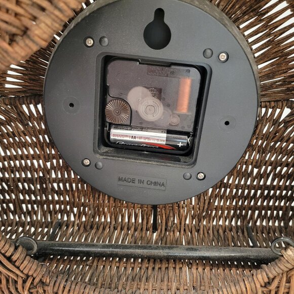 🌴🍍 TOMMY BAHAMA Rare Coastal Wicker Mantel Clock ~ Excellent Lk Nw Condition! - Picture 4 of 9